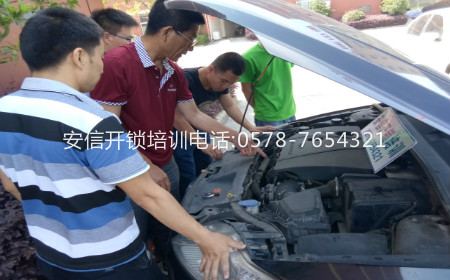 厦门开锁修锁:防盗门开锁 厦门开锁修锁:防盗门开锁